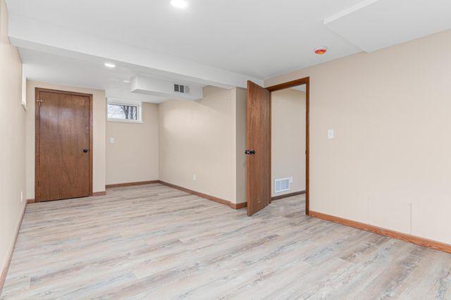 1231 Laurel Avenue, Saint Paul Park, MN 55071