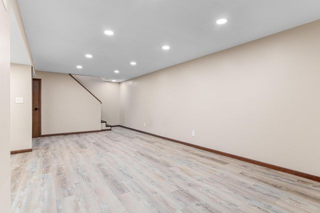 1231 Laurel Avenue, Saint Paul Park, MN 55071