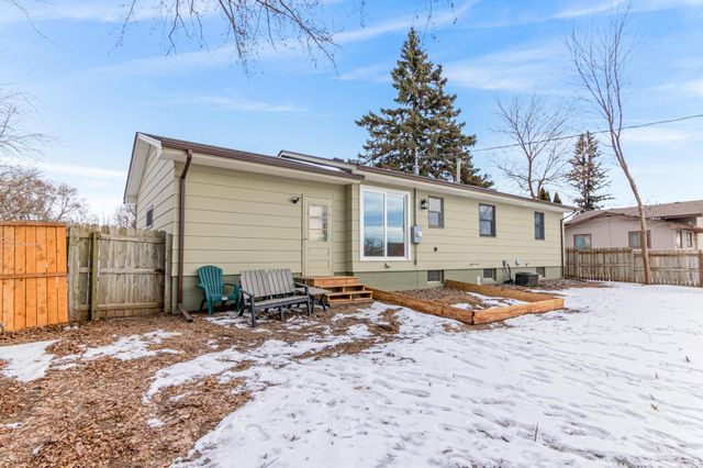 1231 Laurel Avenue, Saint Paul Park, MN 55071