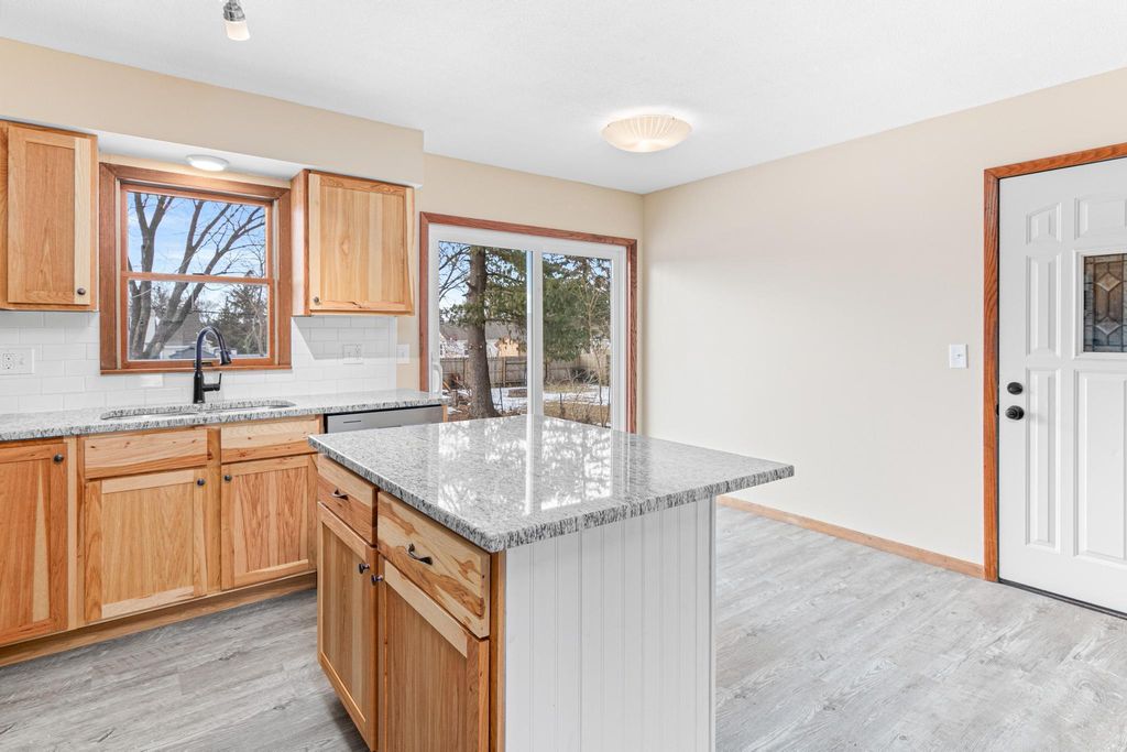 1231 Laurel Avenue, Saint Paul Park, MN 55071