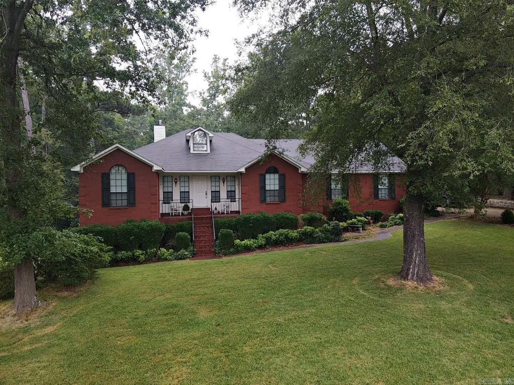 108 Magnolia Drive, Arkadelphia, AR 71923