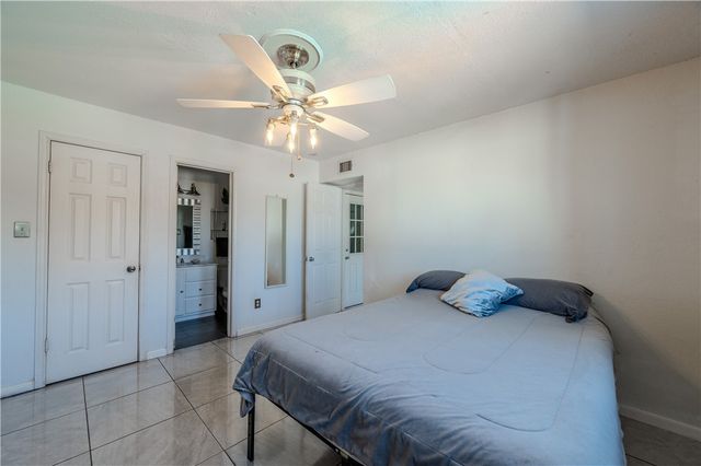 2301 Vialoux Dr, Corpus Christi, TX 78418