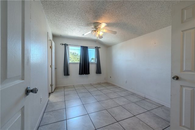 2301 Vialoux Dr, Corpus Christi, TX 78418