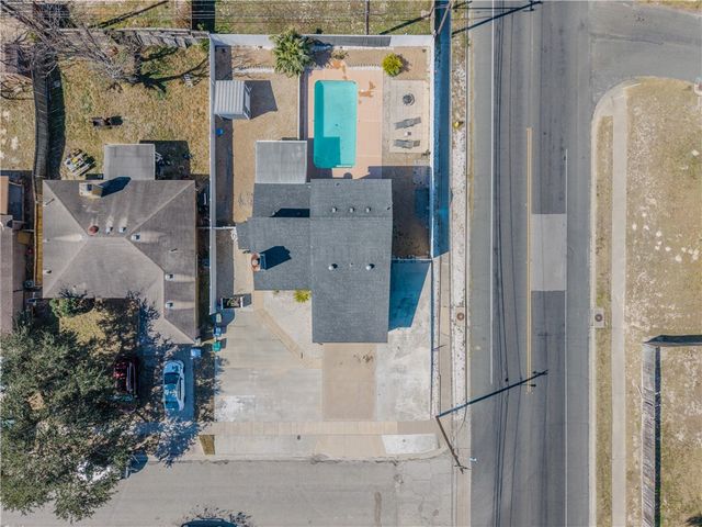 2301 Vialoux Dr, Corpus Christi, TX 78418