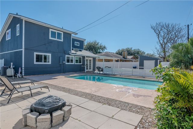 2301 Vialoux Dr, Corpus Christi, TX 78418