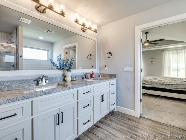 27222 E 141st Street S, Coweta, OK 74429