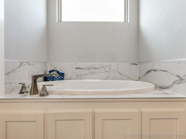 27222 E 141st Street S, Coweta, OK 74429