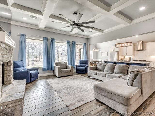 27222 E 141st Street S, Coweta, OK 74429