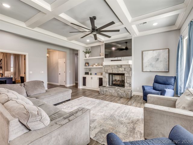 27222 E 141st Street S, Coweta, OK 74429