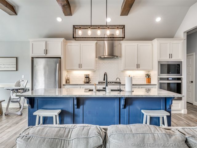 27222 E 141st Street S, Coweta, OK 74429