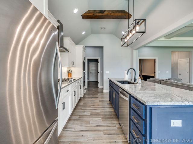 27222 E 141st Street S, Coweta, OK 74429