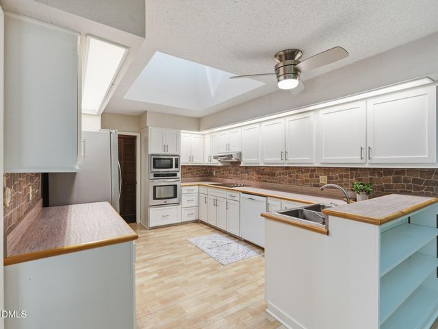 706 Queensferry Road, Cary, NC 27511