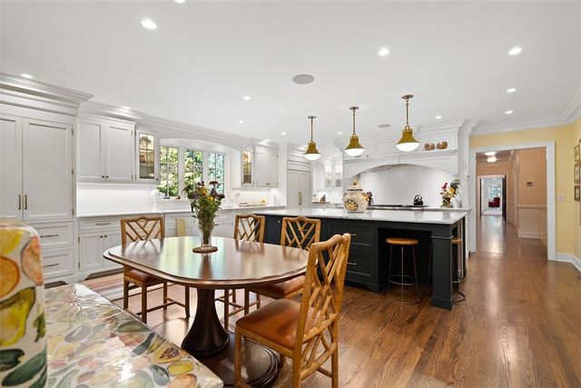 516 Irwin Dr, Edgeworth, PA 15143