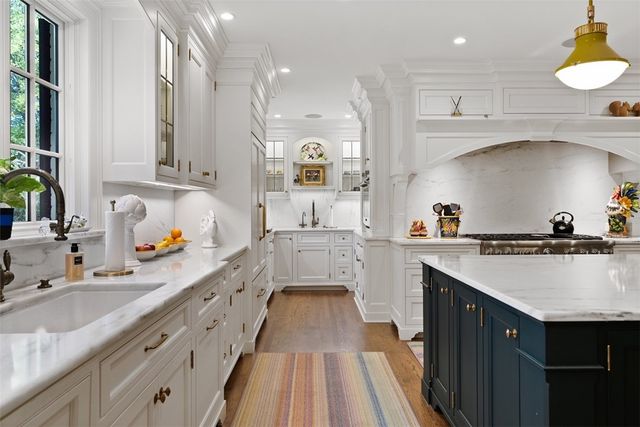 516 Irwin Dr, Edgeworth, PA 15143