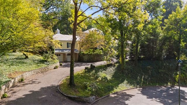 516 Irwin Dr, Edgeworth, PA 15143