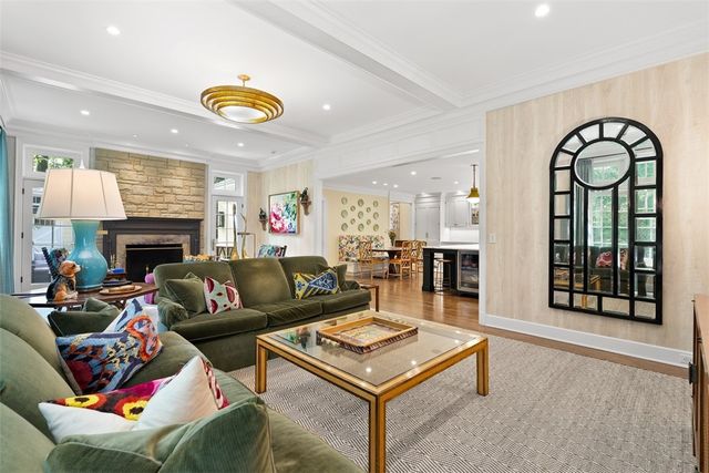 516 Irwin Dr, Edgeworth, PA 15143