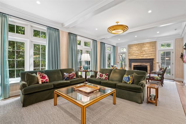 516 Irwin Dr, Edgeworth, PA 15143