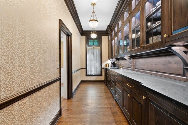 516 Irwin Dr, Edgeworth, PA 15143