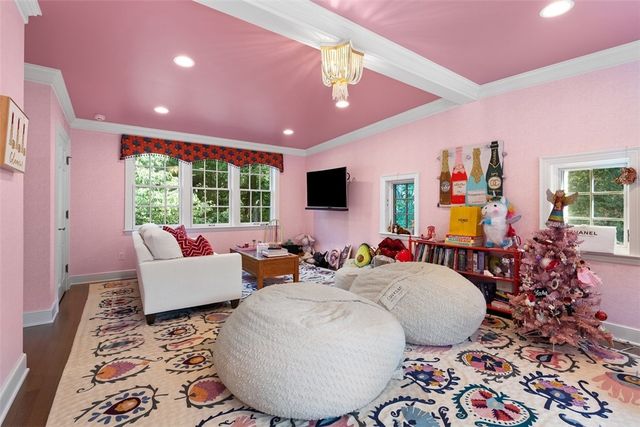 516 Irwin Dr, Edgeworth, PA 15143