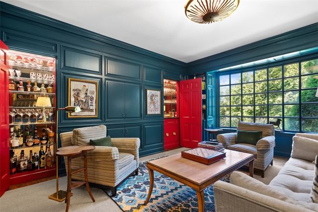 516 Irwin Dr, Edgeworth, PA 15143