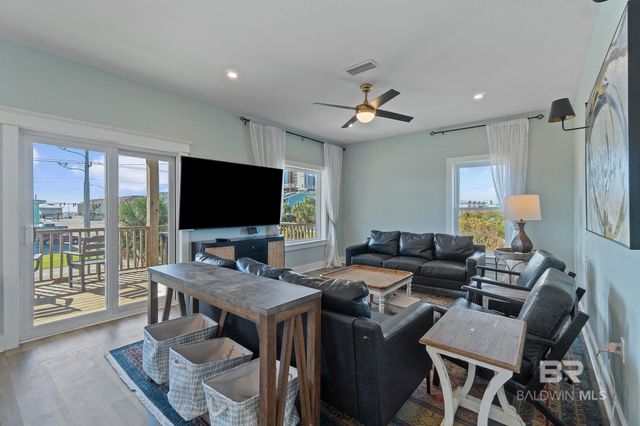 636 W 1st Avenue, Gulf Shores, AL 36542