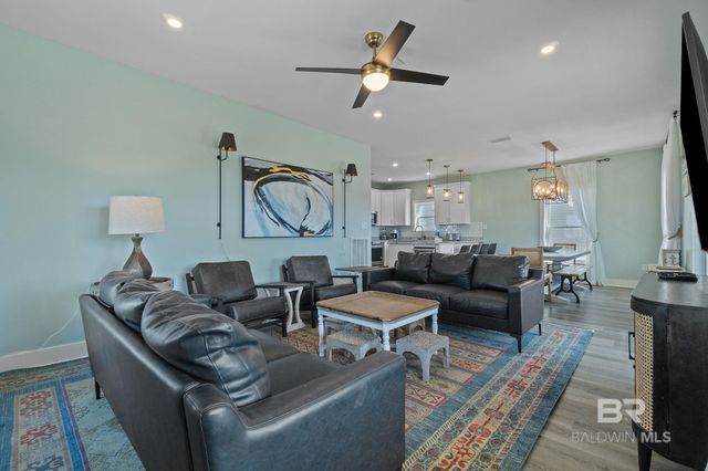 636 W 1st Avenue, Gulf Shores, AL 36542