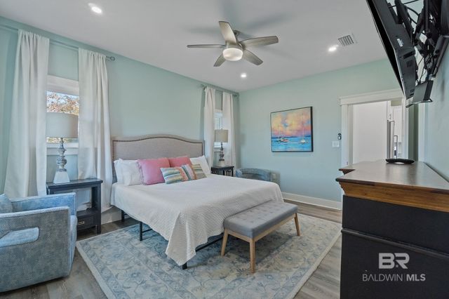 636 W 1st Avenue, Gulf Shores, AL 36542