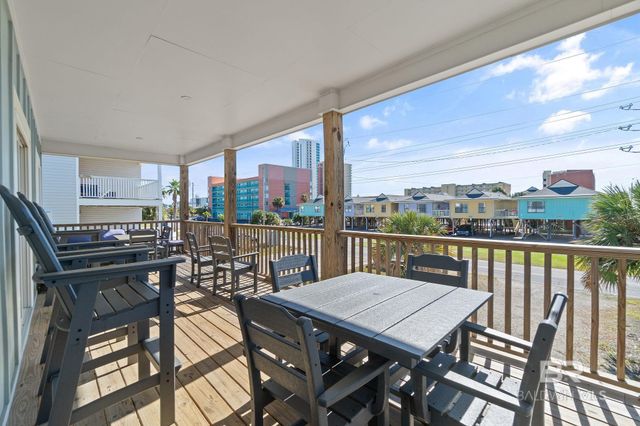 636 W 1st Avenue, Gulf Shores, AL 36542