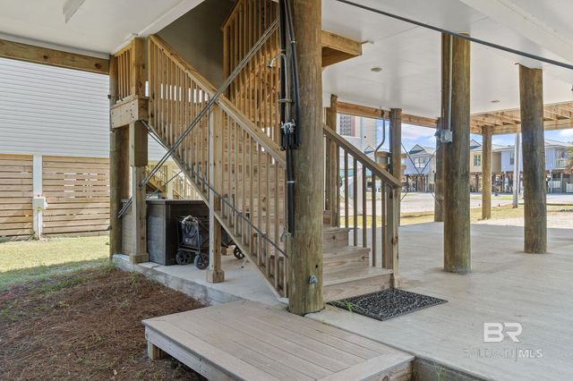 636 W 1st Avenue, Gulf Shores, AL 36542