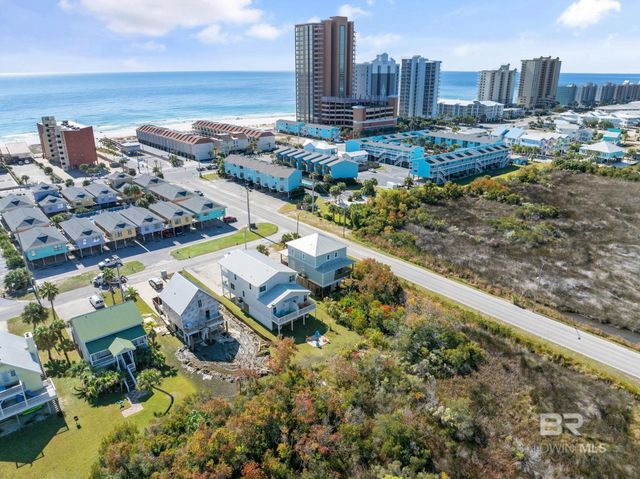 636 W 1st Avenue, Gulf Shores, AL 36542