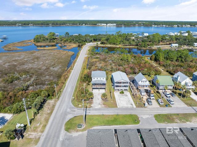 636 W 1st Avenue, Gulf Shores, AL 36542