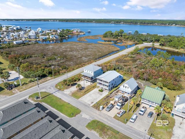 636 W 1st Avenue, Gulf Shores, AL 36542