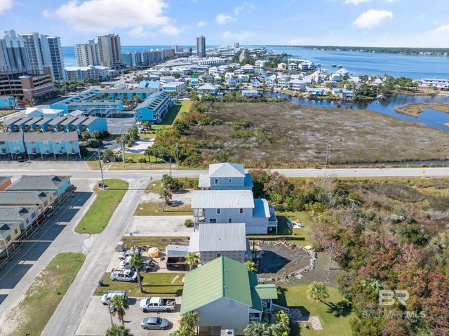 636 W 1st Avenue, Gulf Shores, AL 36542