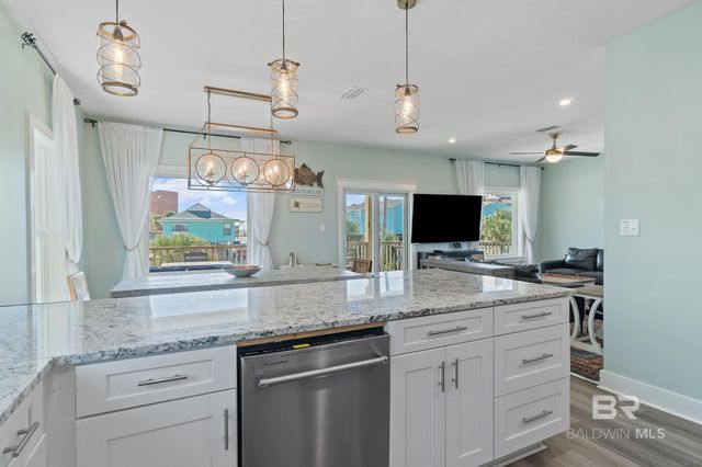 636 W 1st Avenue, Gulf Shores, AL 36542