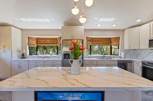 2597 Moolio Pl, Kihei, HI 96753