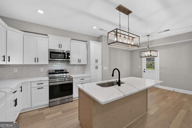 1717 Hilton Ridge Court, Lithonia, GA 30058