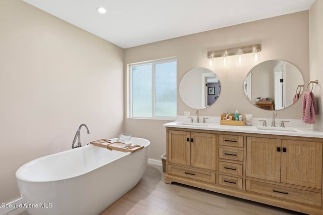 21381 N Thatcher CT, Rathdrum, ID 83858