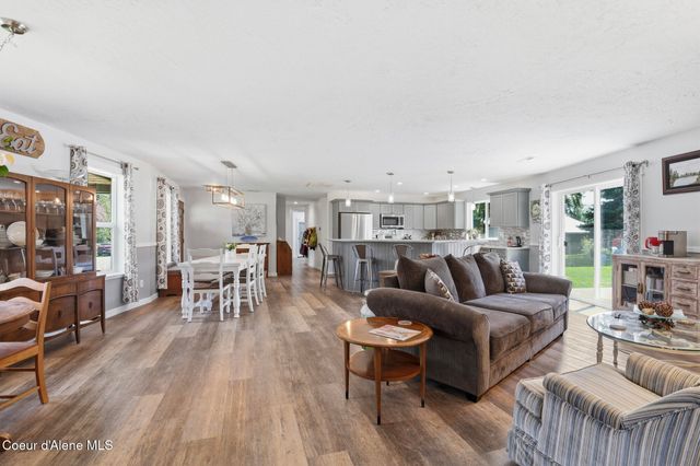21381 N Thatcher CT, Rathdrum, ID 83858