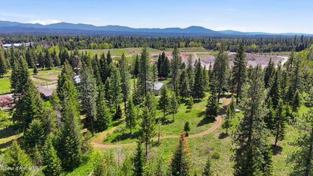 21381 N Thatcher CT, Rathdrum, ID 83858