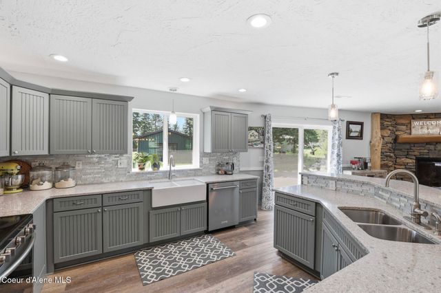 21381 N Thatcher CT, Rathdrum, ID 83858