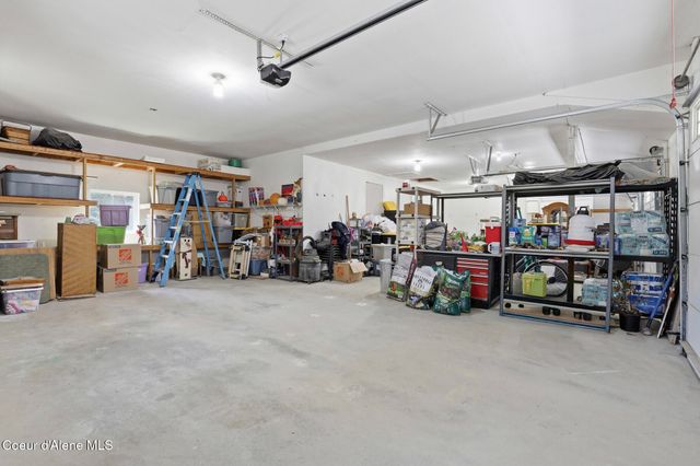 21381 N Thatcher CT, Rathdrum, ID 83858