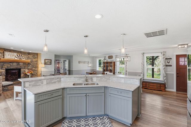 21381 N Thatcher CT, Rathdrum, ID 83858