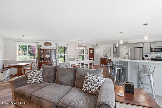 21381 N Thatcher CT, Rathdrum, ID 83858