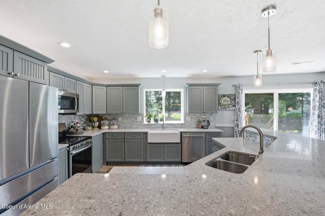 21381 N Thatcher CT, Rathdrum, ID 83858