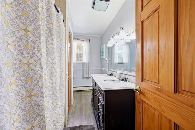 12 Angelo St, Springfield, MA 01119
