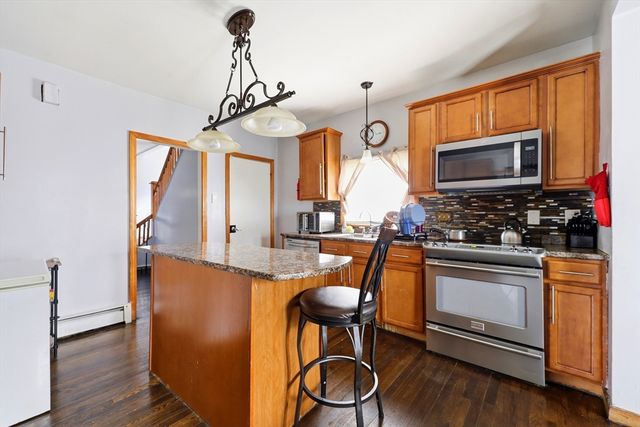 12 Angelo St, Springfield, MA 01119