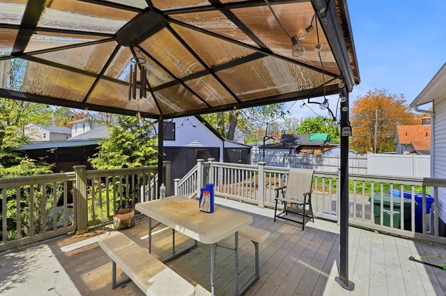 12 Angelo St, Springfield, MA 01119