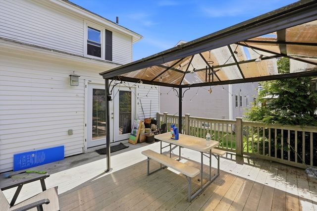 12 Angelo St, Springfield, MA 01119