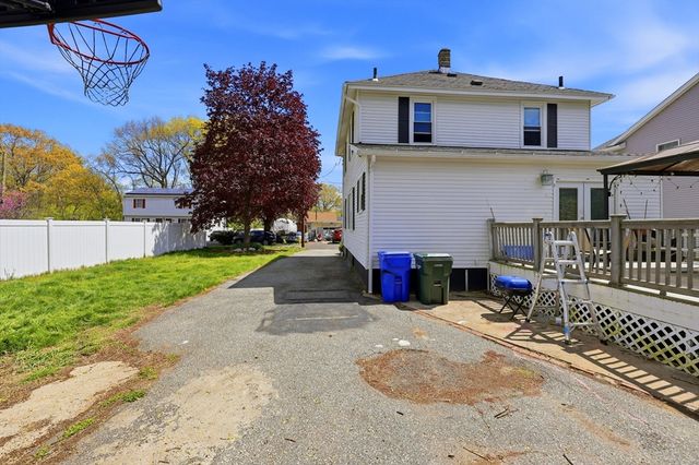 12 Angelo St, Springfield, MA 01119