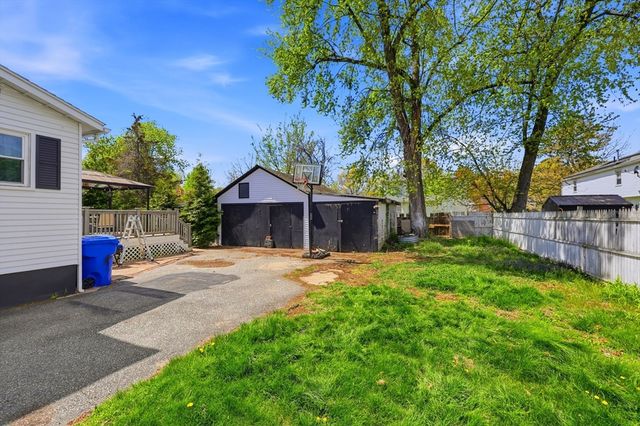12 Angelo St, Springfield, MA 01119